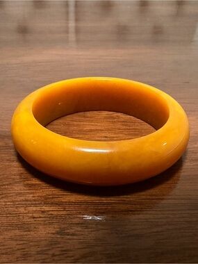 Vintage Butterscotch Bakelite Bangle Bracelet: 1930s Art Deco Jewelry